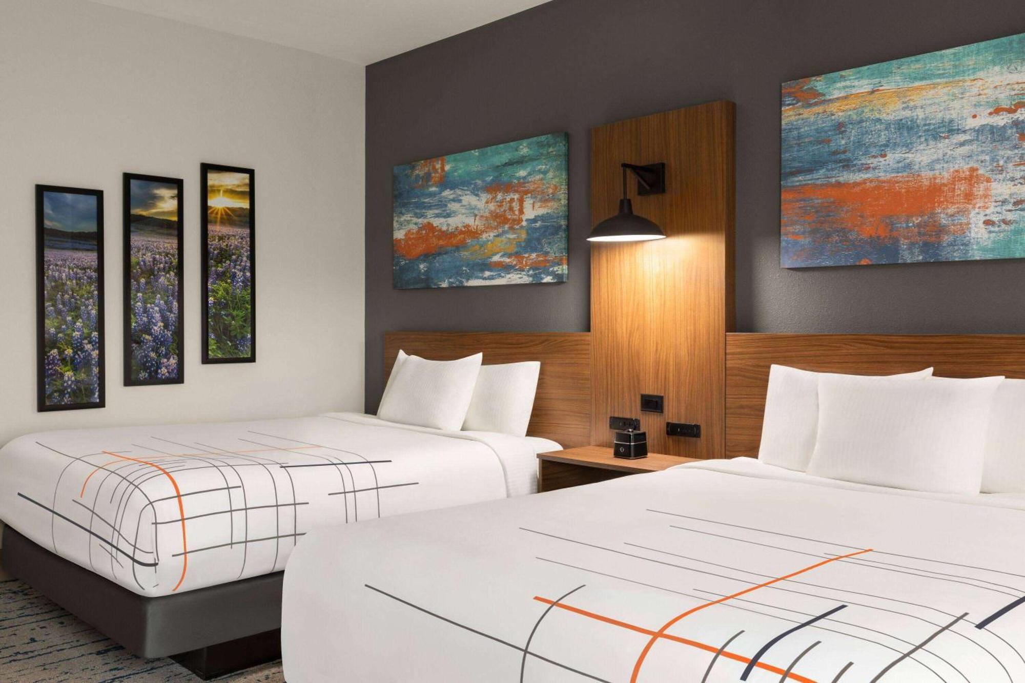 La Quinta Inn & Suites By Wyndham Austin South ภายนอก รูปภาพ