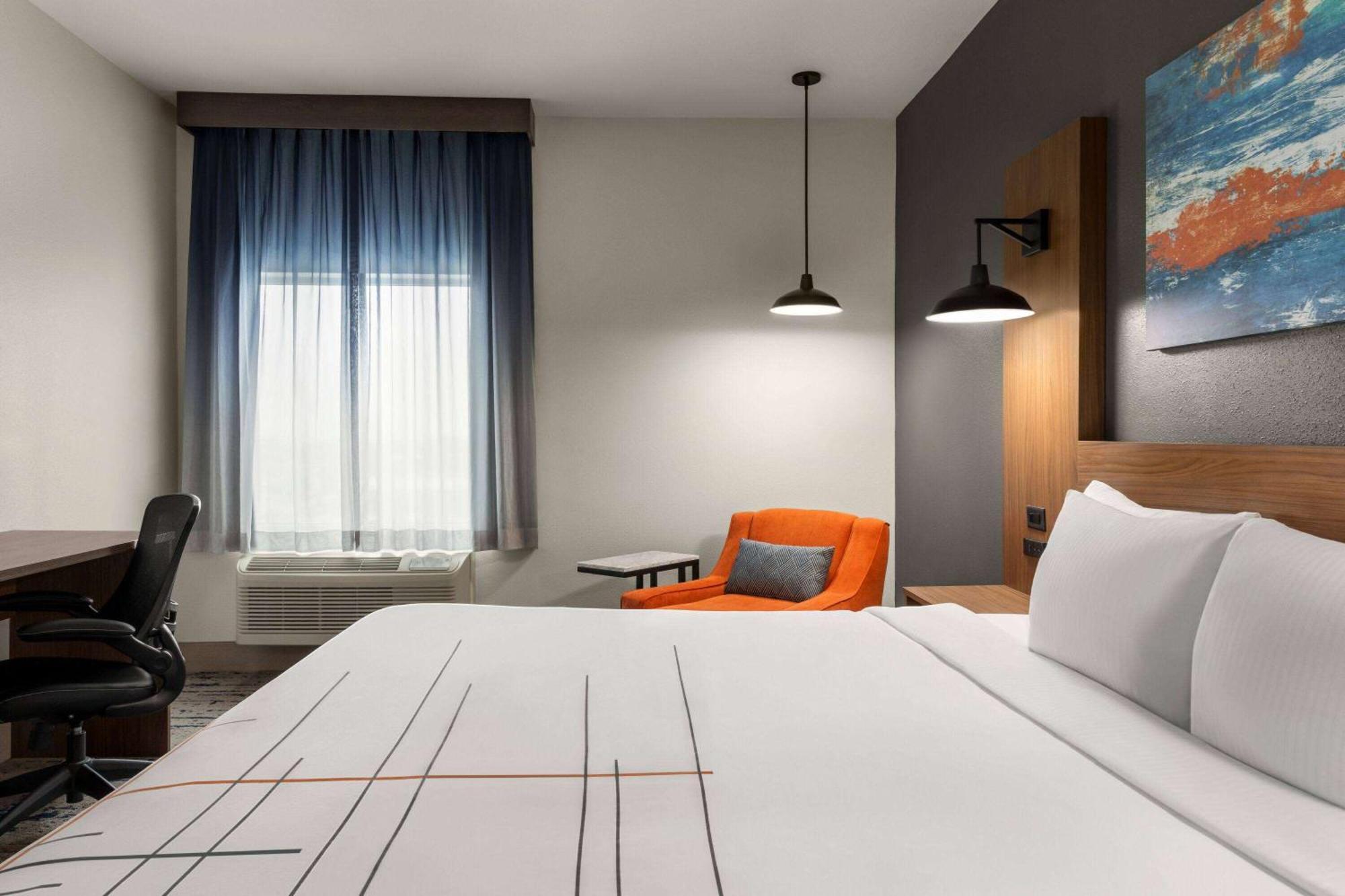La Quinta Inn & Suites By Wyndham Austin South ภายนอก รูปภาพ