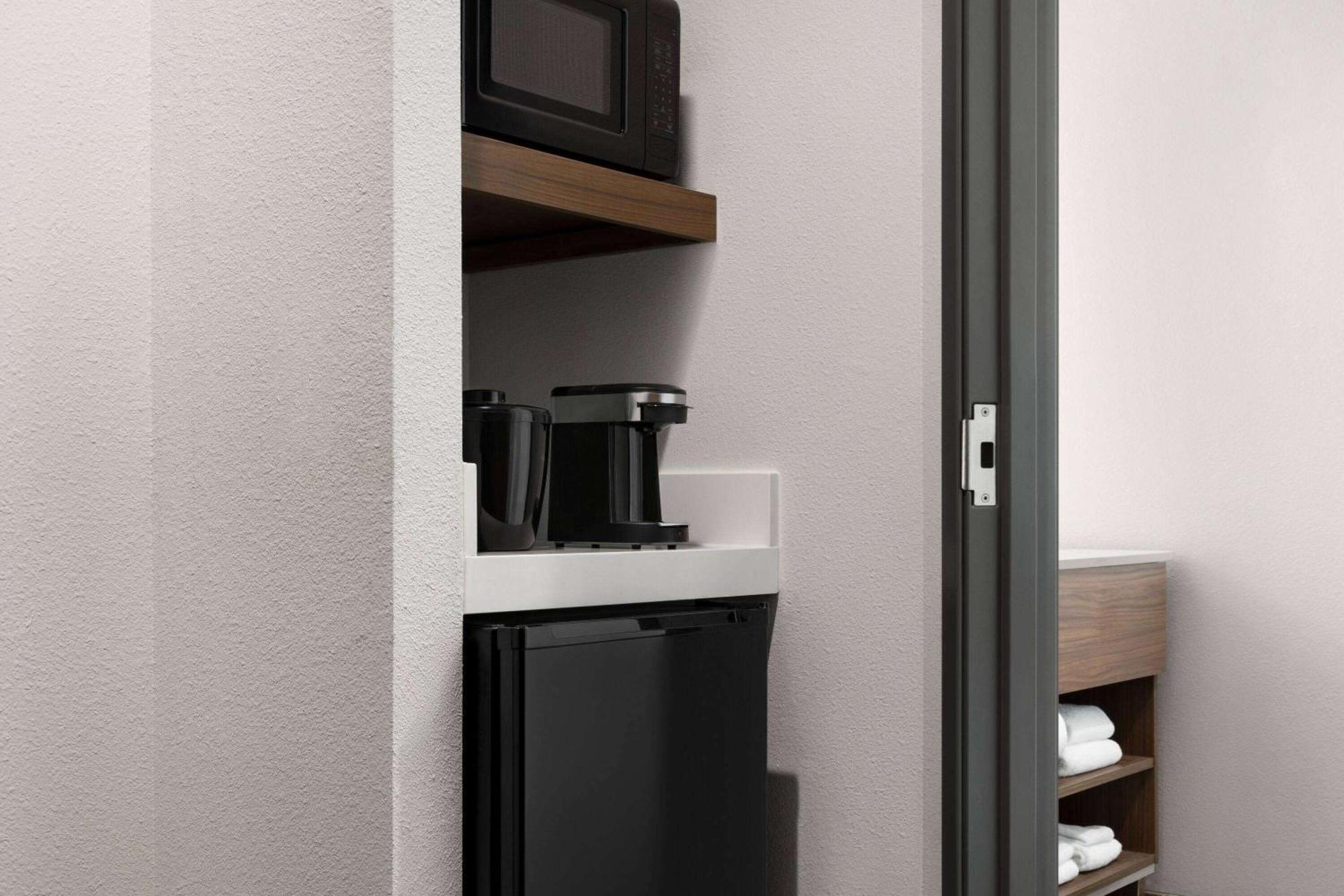 La Quinta Inn & Suites By Wyndham Austin South ภายนอก รูปภาพ