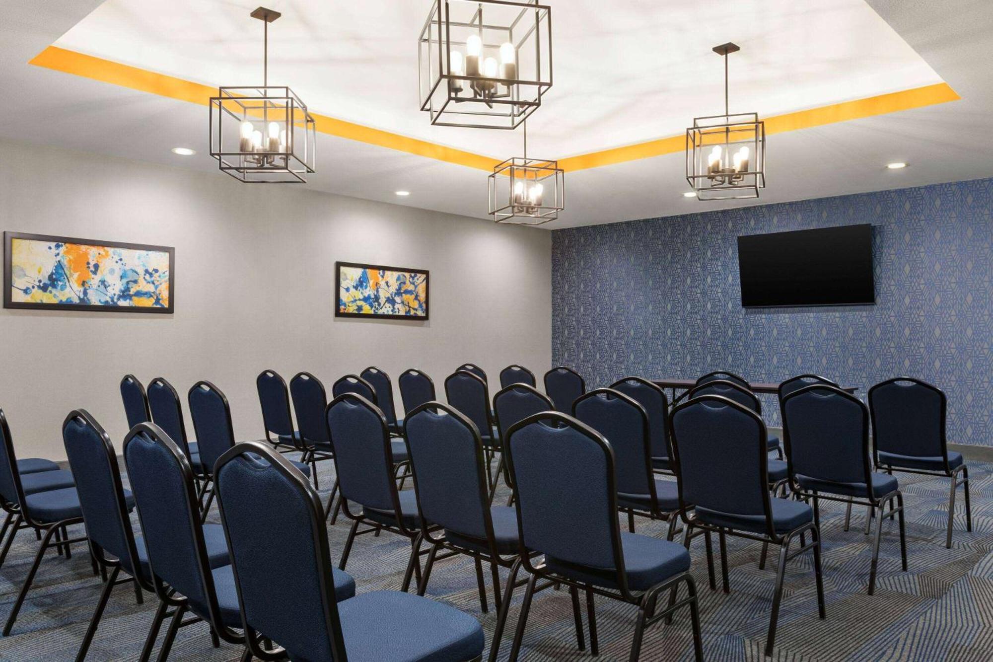 La Quinta Inn & Suites By Wyndham Austin South ภายนอก รูปภาพ